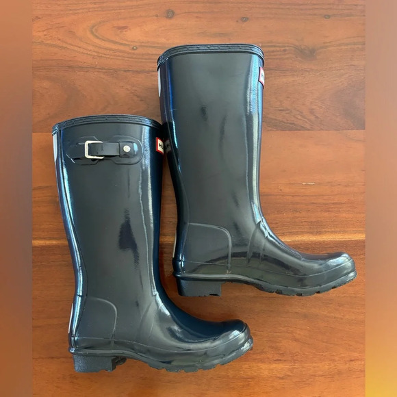 Hunter Original Tall High Gloss Rain Boots in Navy - Picture 4 of 9